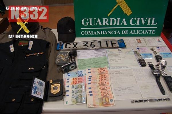 20150827 - Guardia Civil Arrest Fake Police Robbers