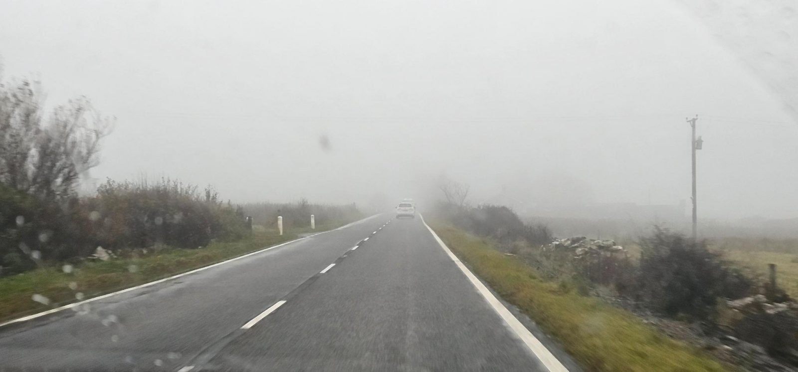 November often brings misty mornings and dazzling low sun to Spain. Here’s how to stay safe behind the wheel when visibility changes suddenly.